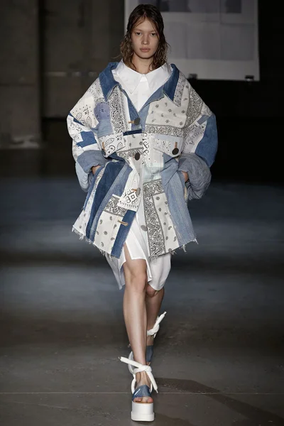 Look 17